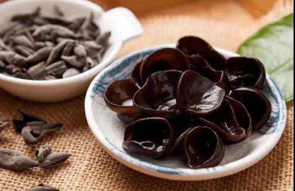 餐桌美食最佳搭配——水之林有机富硒木耳，Q弹脆爽口感好！(图2)